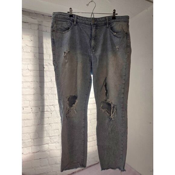 Old Navy OG Straight Women's Size 18 Light Blue Distressed Cut Off Jeans - Picture 1 of 6